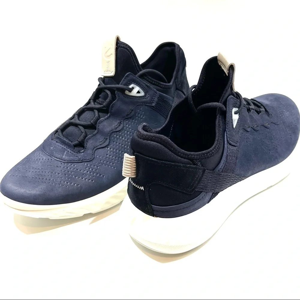 NWT ECCO ST1 Lite Blue Running Shoes 9-9.5 / 43